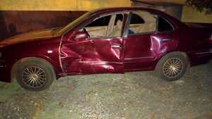 Motociclista cruzó semáforo en rojo y falleció tras chocar contra automóvil - La Clave