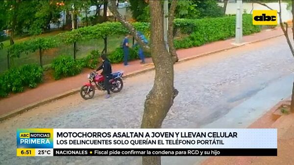 Motochorros asaltan a joven y llevan su celular - ABC Noticias - ABC Color