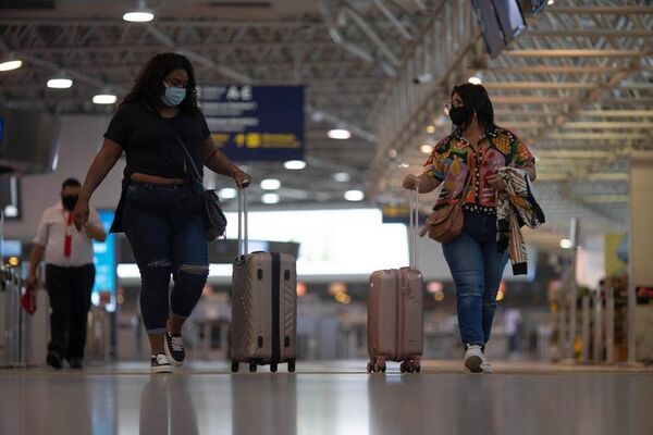 Brasil levanta la suspensión a los vuelos desde seis países de África - Mundo - ABC Color