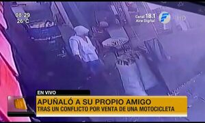 Apuñaló a su propio amigo en pleno Mercado 4 | Telefuturo