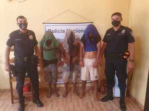 Atrapan a indígenas mientras salían de una tienda con ropas hurtadas - La Clave