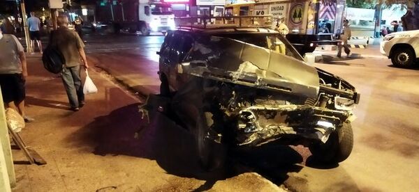 Militar tuichaitére atropelló patrullera y autos de policías