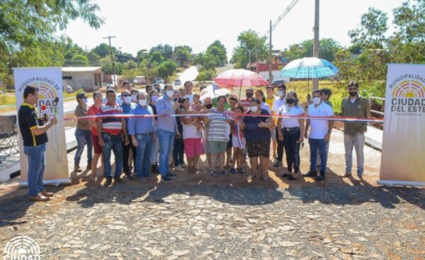 Inauguran anhelado empedrado de la Calle 2000 en CDE