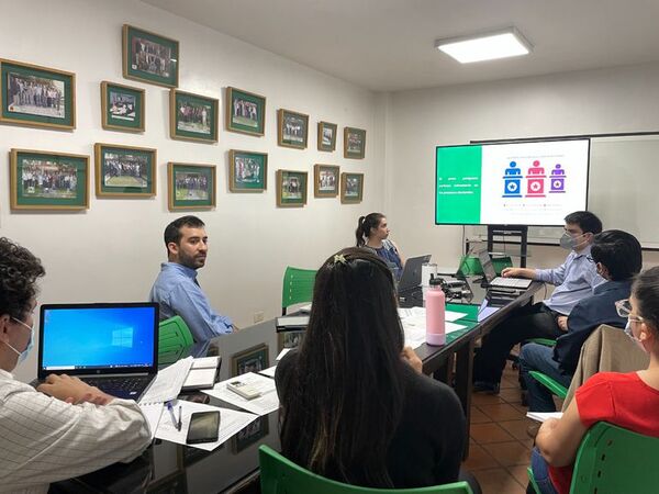 Encuesta refleja que jóvenes no toleran corrupción y que están involucrados para el cambio - Nacionales - ABC Color