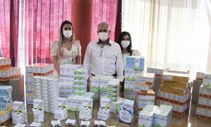 Intendente de Hernandarias dona medicamentos por valor de su salario