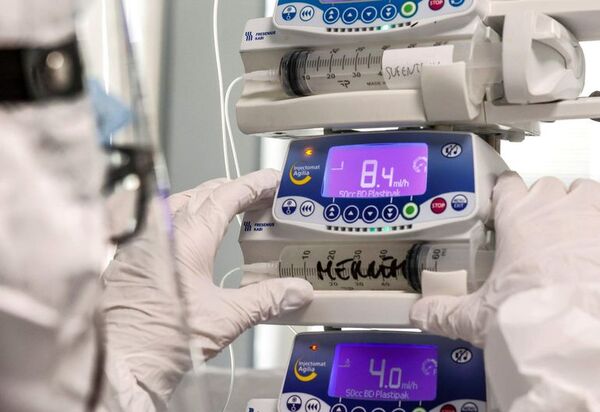 Italia suspende a 2.000 médicos por no estar inmunizados contra el covid - Mundo - ABC Color
