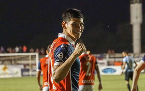 Crónica / “El pueblo está feliz” por su convocatoria a la Albirroja, según su padre