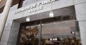 La Nación / Luque: funcionarios judiciales se manifiestan porque no cuentan con aire acondicionado