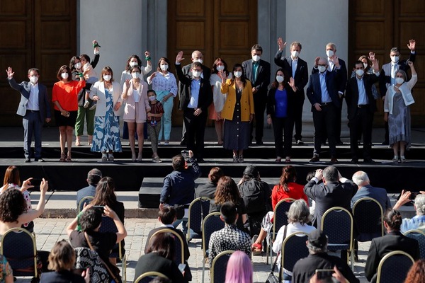 Boric anunció un gabinete integrado por más mujeres que hombres e independientes - .::Agencia IP::.