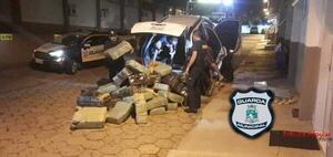 Foz de Iguazu: Vehículo paraguayo abandonado con mas de una tonelada de drogas