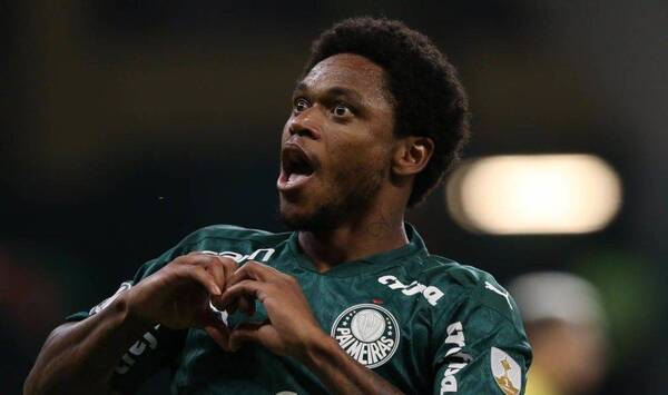 Crónica / Luiz Adriano aclara en un comunicado que no pidió salir del Palmeiras