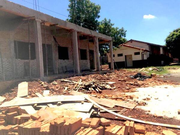 MEC rescindió contrato con empresa constructora por obras inconclusas y piden intervención de la Fiscalía