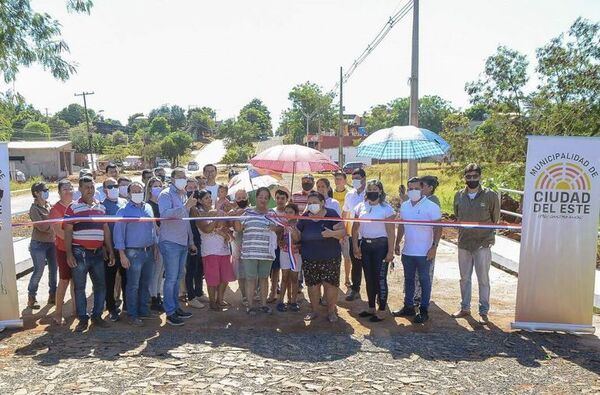 Inauguran duplicación de calle 2000 de Ciudad del Este - ABC en el Este - ABC Color