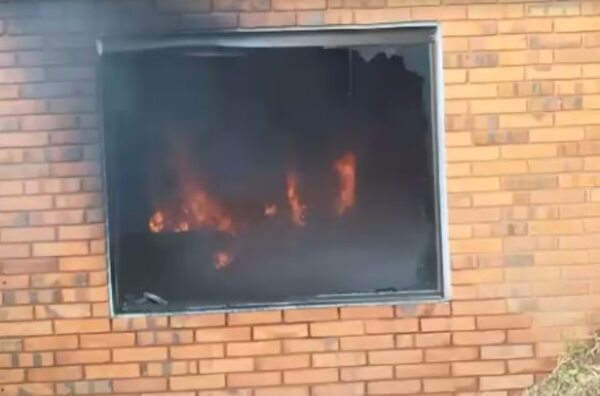 Reportan incendio en la vivienda del senador Blas Llano - Nacionales - ABC Color