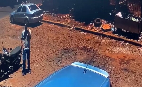 Solitario delincuente hurta motocicleta en cuestión de segundos