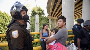 México disuelve la primera caravana migrante del 2022
