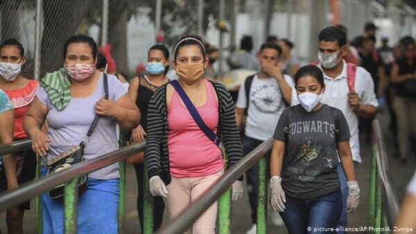 Multarán con más de USD 100 a quienes no usen tapabocas en Ecuador