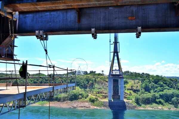 Dovelas del Puente de la Integración están a 280 metros de completar el vano central - .::Agencia IP::.