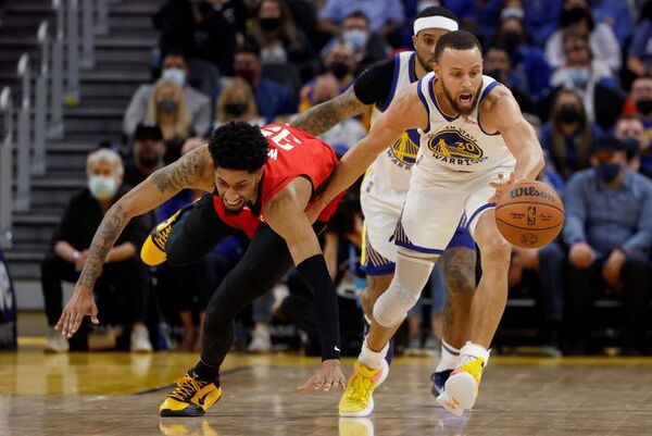 Curry rescata a Warriors con el primer tiro ganador de su carrera - Básquetbol - ABC Color