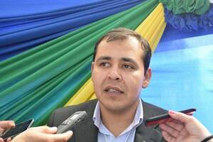 Denuncian que intendente de Ayolas no paga el salario a funcionarios hace 7 meses - ADN Digital
