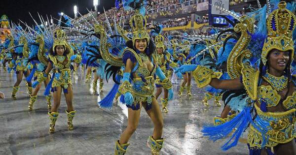 La Nación / Rio de Janeiro y Sao Paulo aplazan carnavales hasta abril