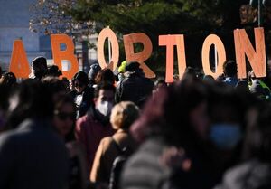 Feminismo busca soluciones para preservar el acceso al aborto en EE.UU. - Mundo - ABC Color