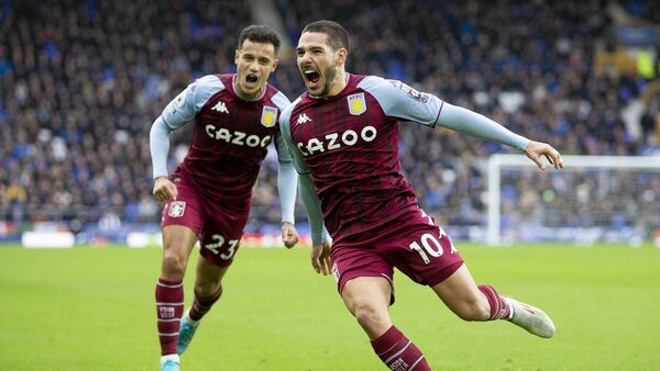 Aston Villa hunde un poco más al Everton