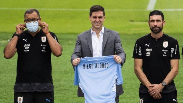 Diario HOY | DT de Uruguay tiene una sola duda: Quién será el arquero ante la Albirroja