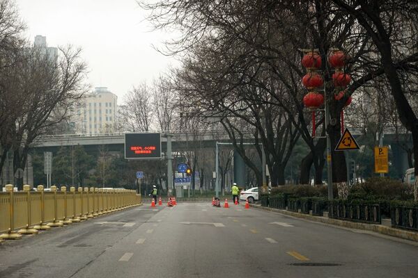 Pareja china se compromete tras quedar atrapada en una cita por el confinamiento