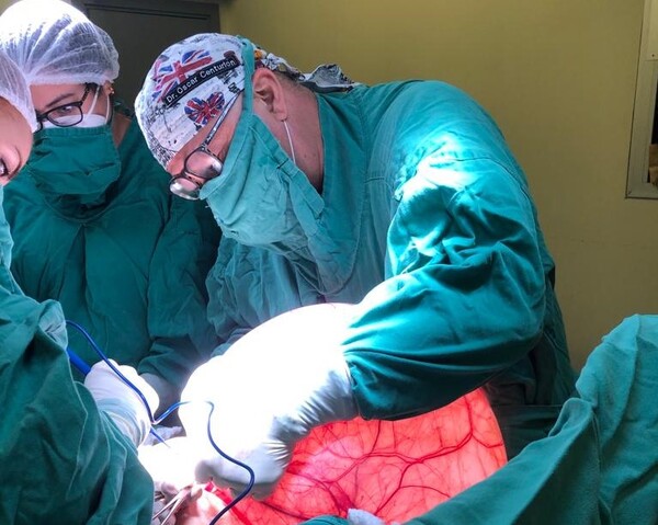Extraen tumor de 15 kilos en el Hospital Nacional •