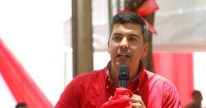 La Nación / Santiago Peña repudia persecución política del oficialismo contra funcionarios