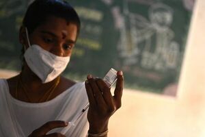 Vacunas de refuerzo evitan en un 80 % que ómicron provoque casos graves - Mundo - ABC Color