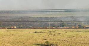 La Nación / Bomberos continúan trabajando para contener los incendios en Ayolas