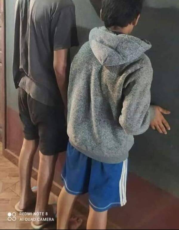 Crónica / ¡Una pena! Cayeron dos niños por entrar a robar en una bodega