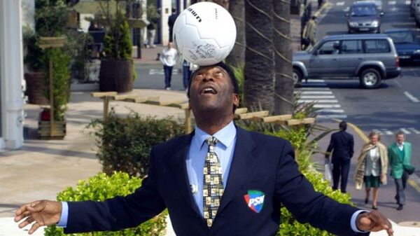 Pelé padece cáncer generalizado y será tratado con quimioterapia