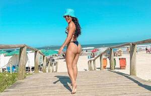 Crónica / [VÍDEO] Policía intervino en la farra de cantante paraguaya por Brasil