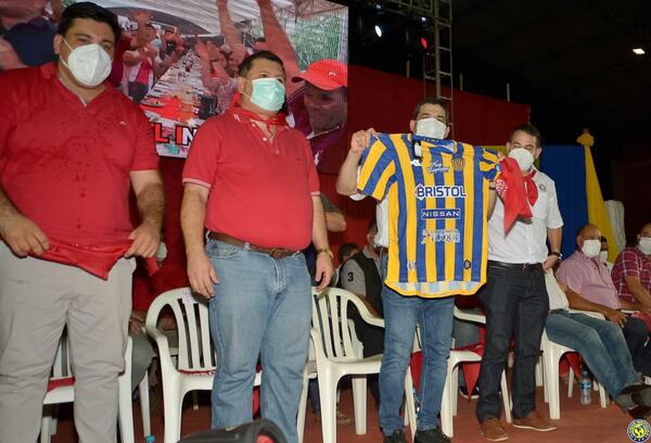 El Toro Velázquez entró con fuerza al ruedo luqueño •
