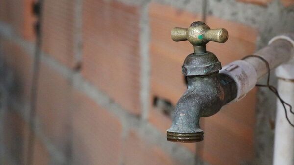 Pobladores de Luque reclaman que persiste falta de agua