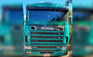 Asaltantes atacan a tiros camión que transportaba semillas