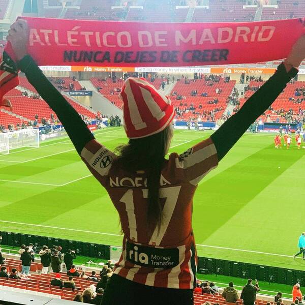 Crónica / Modelo vibró con sufrida victoria de su equipo en España