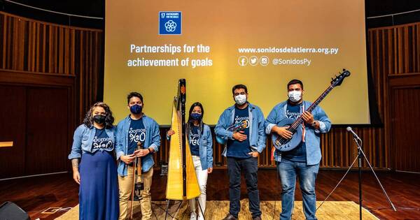 La Nación / Orquesta H2O sonó con su arpa de agua