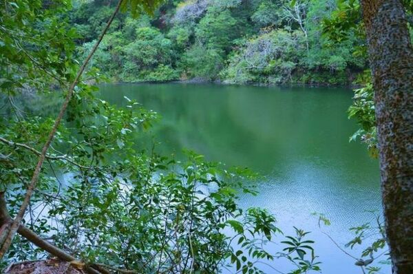 El “ojo de mar”, misterioso lago para refrescarte en Bella Vista, Amambay