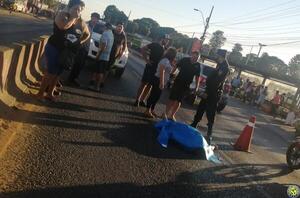 Motociclista muere tras chocar contra carretillero frente al Abasto •
