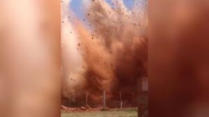 Caacupé: Vecinos aquejados por "lluvia de piedras" tras explosión de bombas en obra