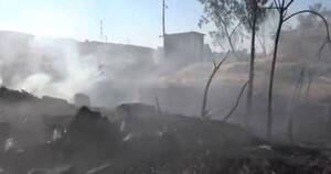 La Nación / Tablada Nueva: incendio por quema de cables afectó a ocho familias