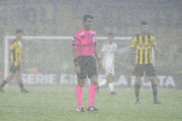 Crónica / Insólito: Clásico charrúa se definió por sorteo