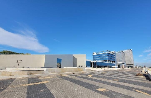 Diario HOY | Oficinas de Gobierno: obras avanzan con personal reducido por covid, influenza y dengue