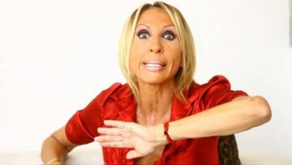 Crónica / "Señorita Laura" fue abuela he'i y avisó que vuelve a la TV