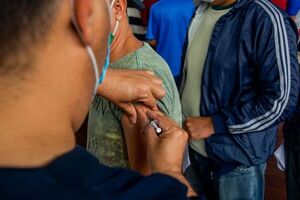 Se confirman otros 4.329 contagios y 17 muertes por covid-19 - Nacionales - ABC Color