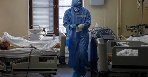 La Nación / OMS: Con Ómicron, Europa podría entrever el final